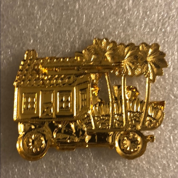 Vtg Antique car pin Automobile Gold tone pin - Picture 3 of 12